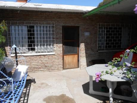 2 Grandes Casas De 3 Dormitorios Con Entrada Independiente