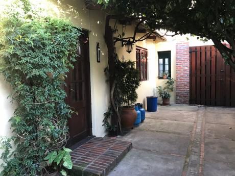 Dos Casas Independientes En Un Mismo Padrón
