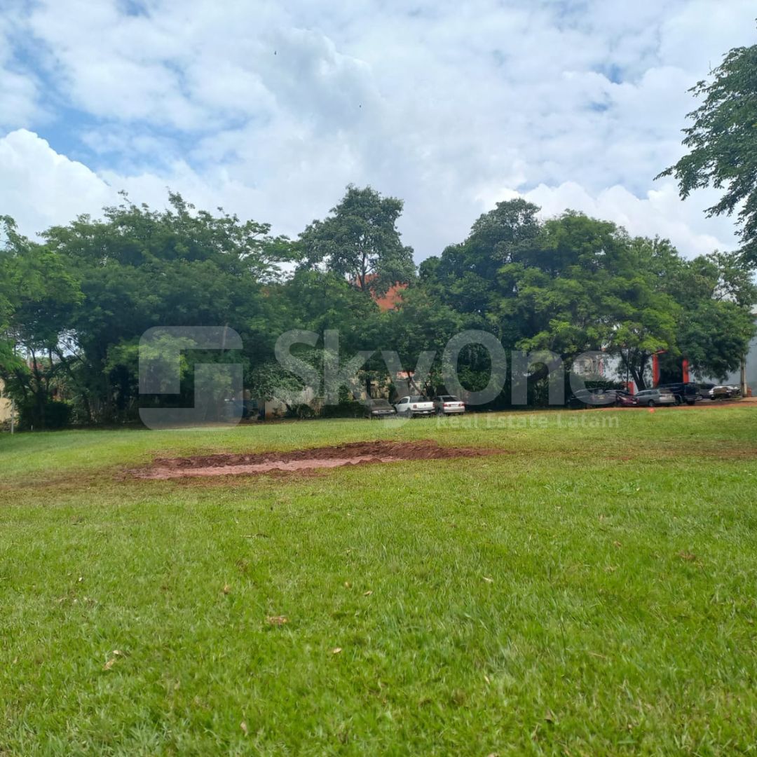 VENDO TERRENO EN LA ZONA COMERCIAL DEL PCC — foto 3