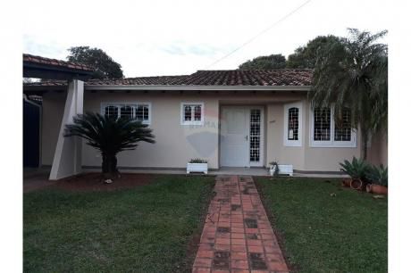 Hermosa Casa Zona Municipalidad De Asunción