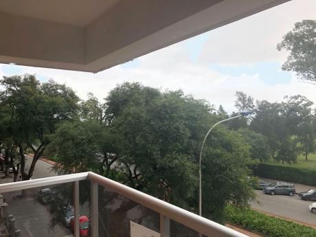 2 Dormitorios 2 Baños Frente Al Golf De Punta Carretas