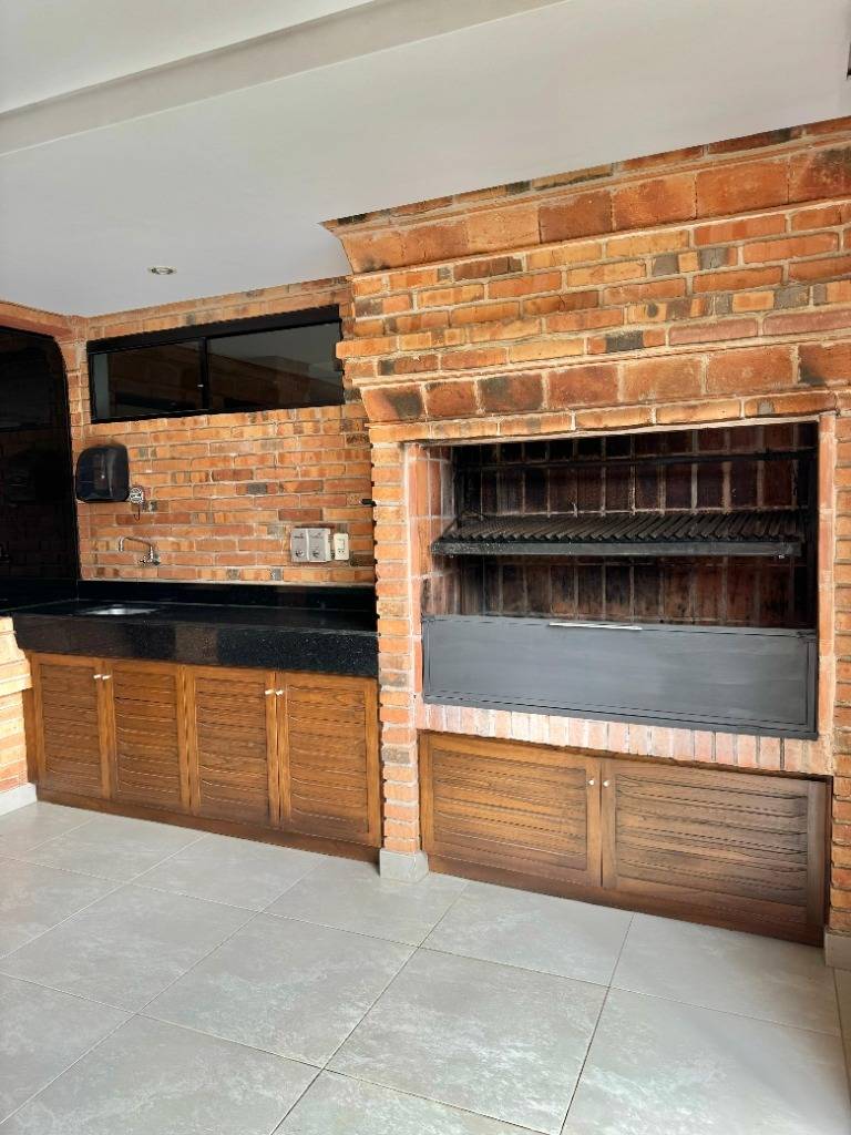 EN VENTA HERMOSA RESIDECIA EN LAS LOMAS — foto 3