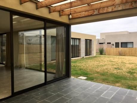 Casa Alquiler 3 Dormitorios En Viñedos De La Tahona