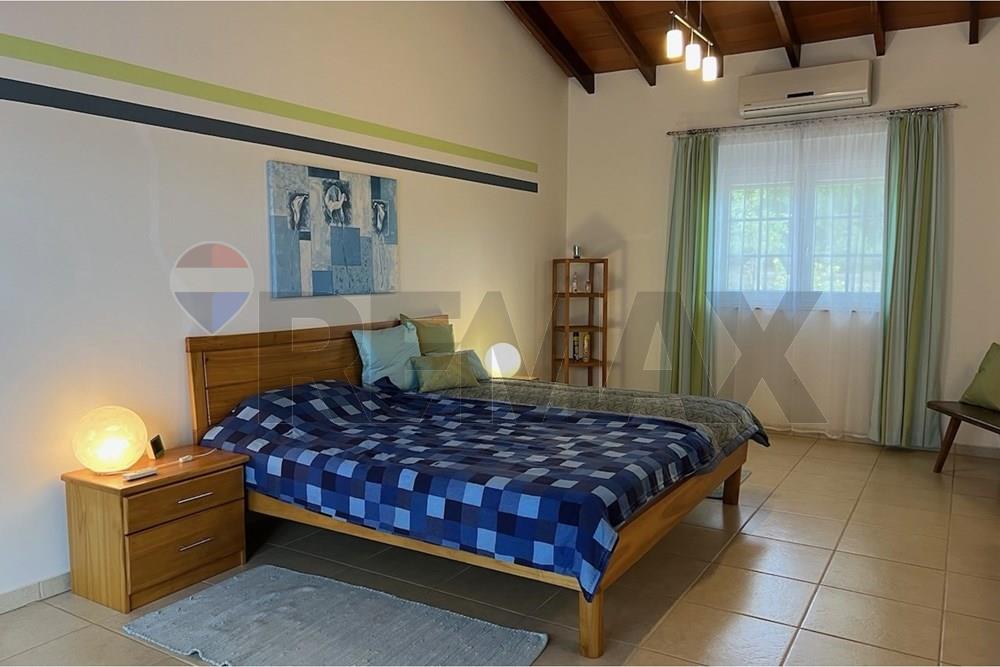 Casa - Venta - San Bernardino, Paraguay — foto 3
