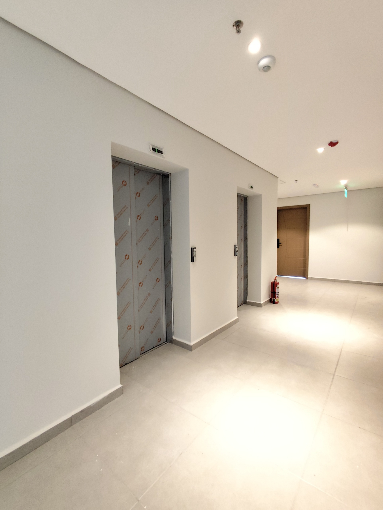 ALQUILER Departamento a estrenar de 1 dormitorio con cochera en Villa Morra — foto 2