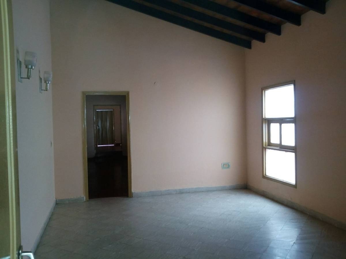 Vendo amplia propiedad en Sajonia — foto 3