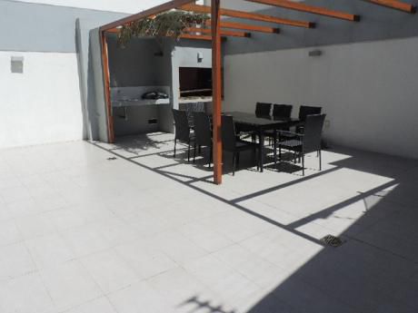 Prox.piaggio -rbla. Patio 80 Mts Con Parrillero,2 Gges.