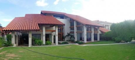 Casa En Venta En Condominio Cerrado