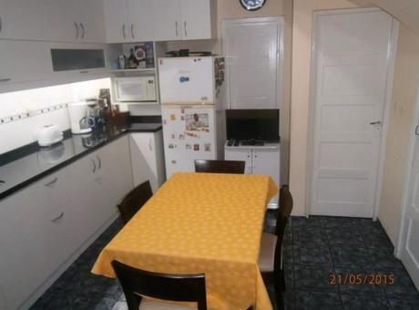 Casa 3 Dormitorios, 2 Baños, Fondo, Gje (prado - Capurro)