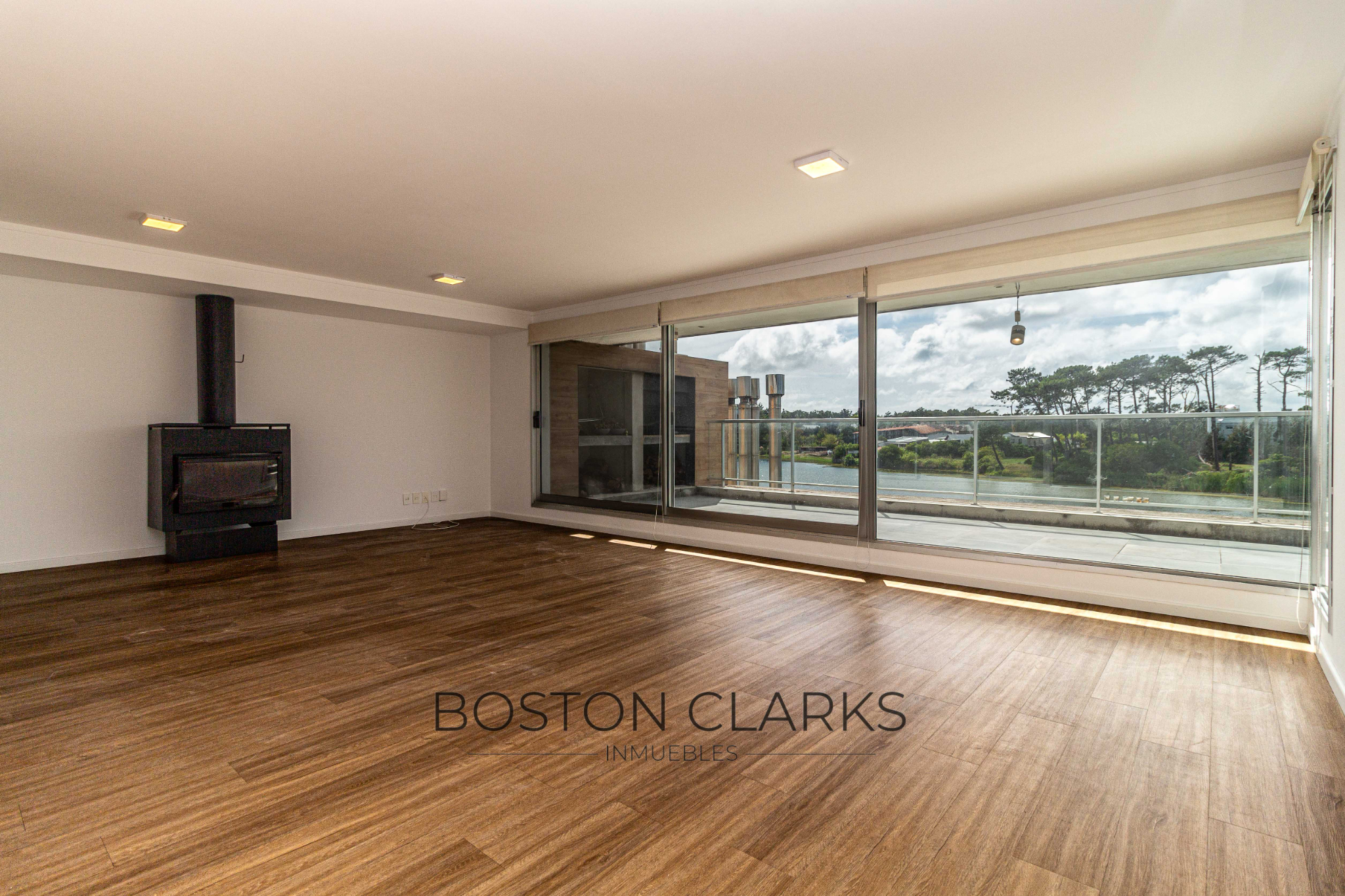 Apartamento De Tres Dormitorios Con Garage En Alquiler En Barra De Carrasco · Foto 2