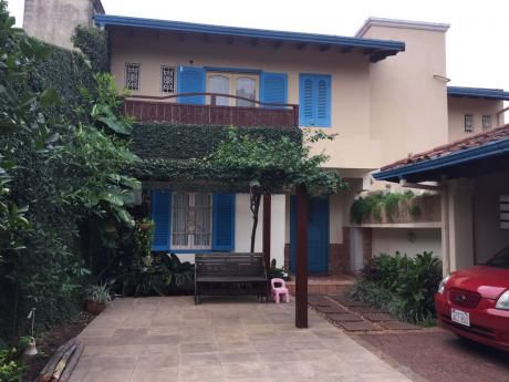 Amplia Vivienda En Carmelitas