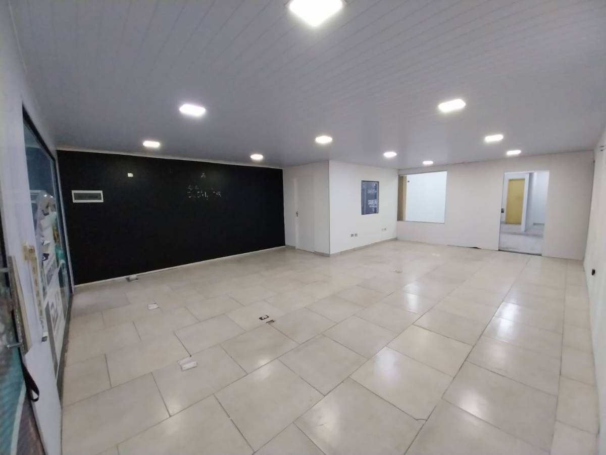Alquilo Local ideal para oficina o showroom Zona Paseo Adensam. - Id: 32198 — foto 2
