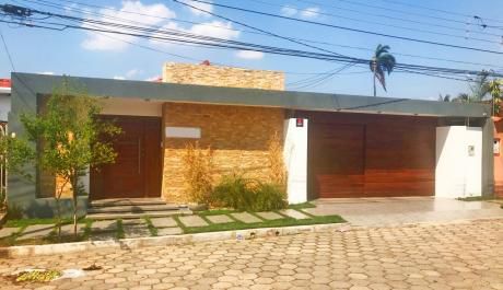 Hermosa Casa En Urbari