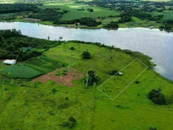 Se Vende terreno sobre el río  Acaray de 7.679,34 m2. — foto 2