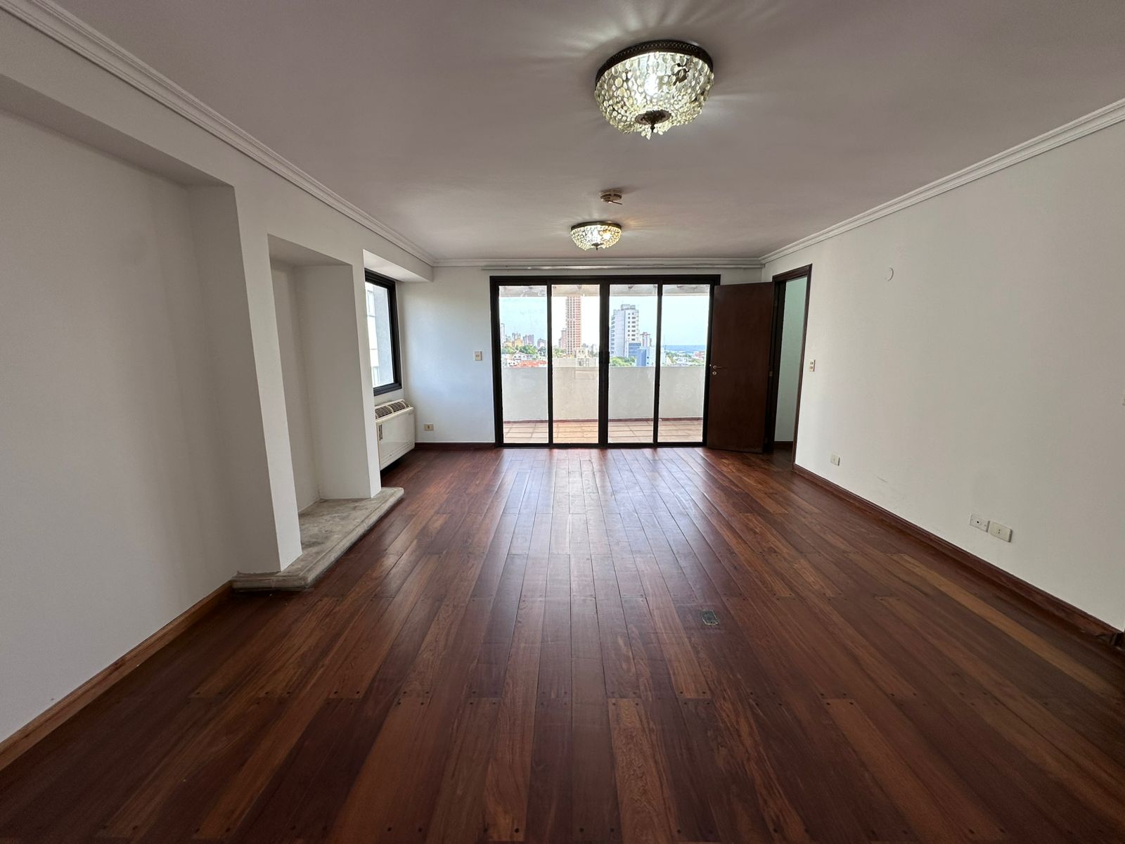 Vendo Penthouse 3 Dormitorios En Suite.barrio Cuidad Nueva — foto 2