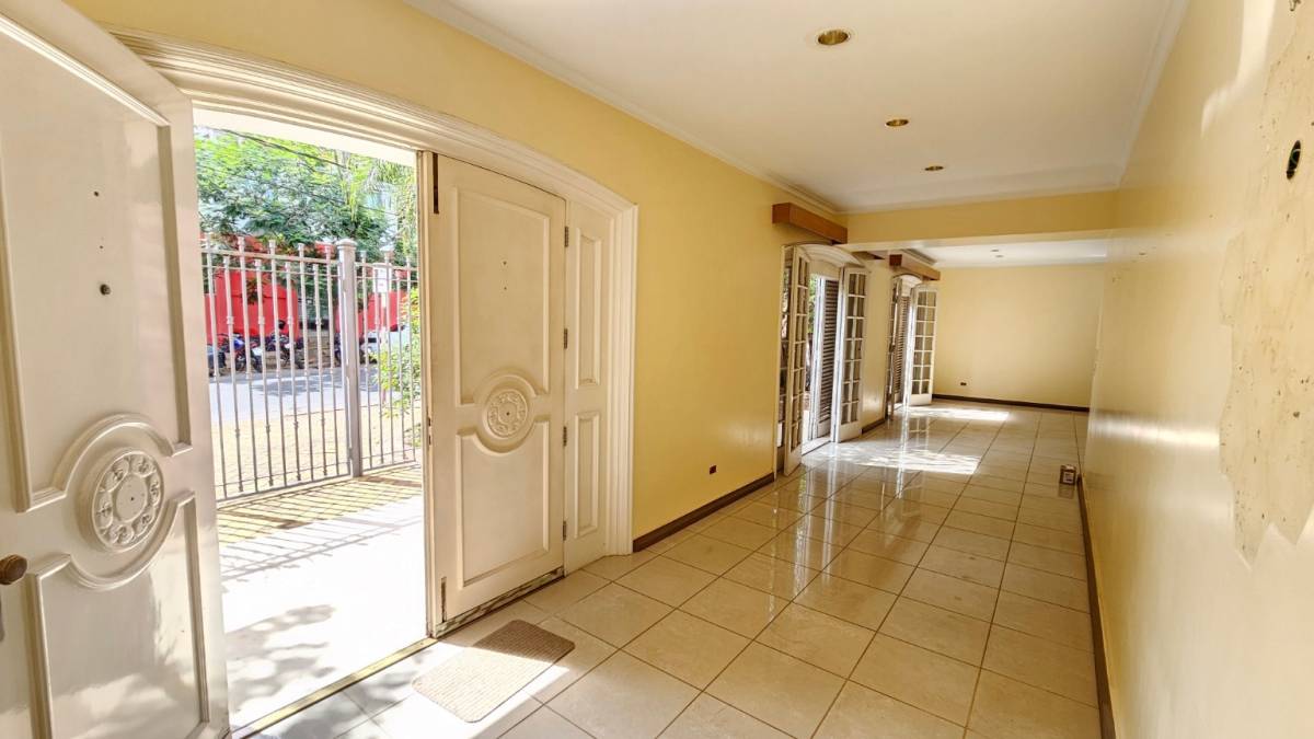 Alquilo Residencia en Villa Morra Ideal para Oficina o Vivienda — foto 3