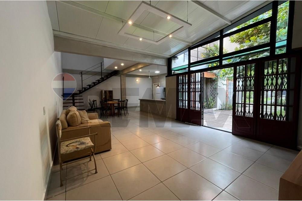Casa - Alquiler - San Bernardino, Paraguay — foto 2