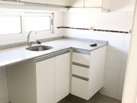 2 Dorm Cordón Sur. Estreno, Buen Metraje. Piso Alto