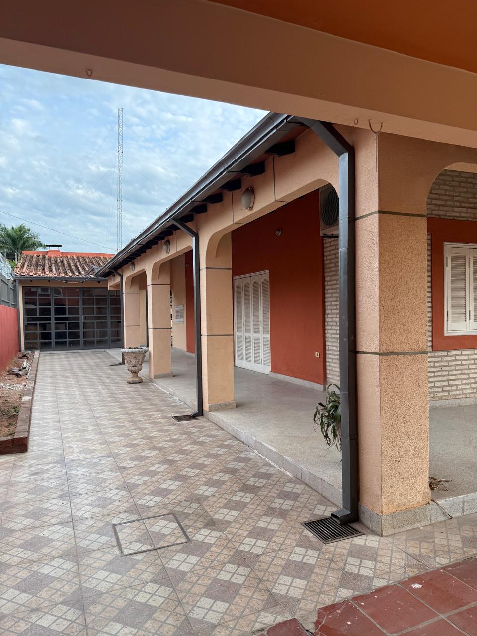 ALQUILO CASA EN SAN LORENZO — foto 3