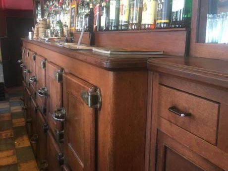 Gran Oportunidad! Bar En Zona Comercial - Se Vende Por Viaje
