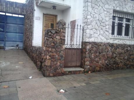 20 De Febrero Esq. Fray Bentos, Casa Y Galpon Al Fondo