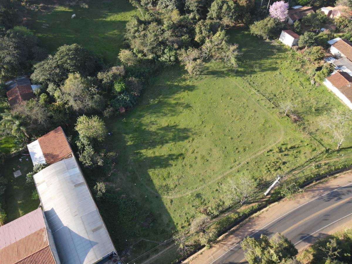 VENDO TERRENO EN LUQUE SOBRE AVDA LAS RESIDENTAS — foto 2