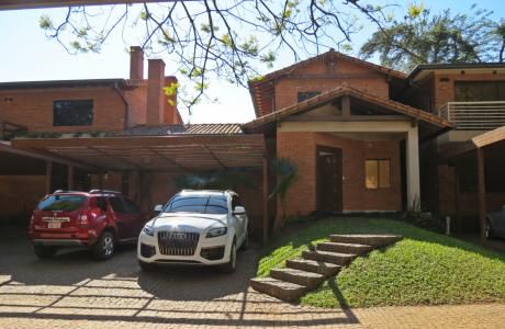 Vendo Hermosa Casa En Condominio Villa Del Parque.