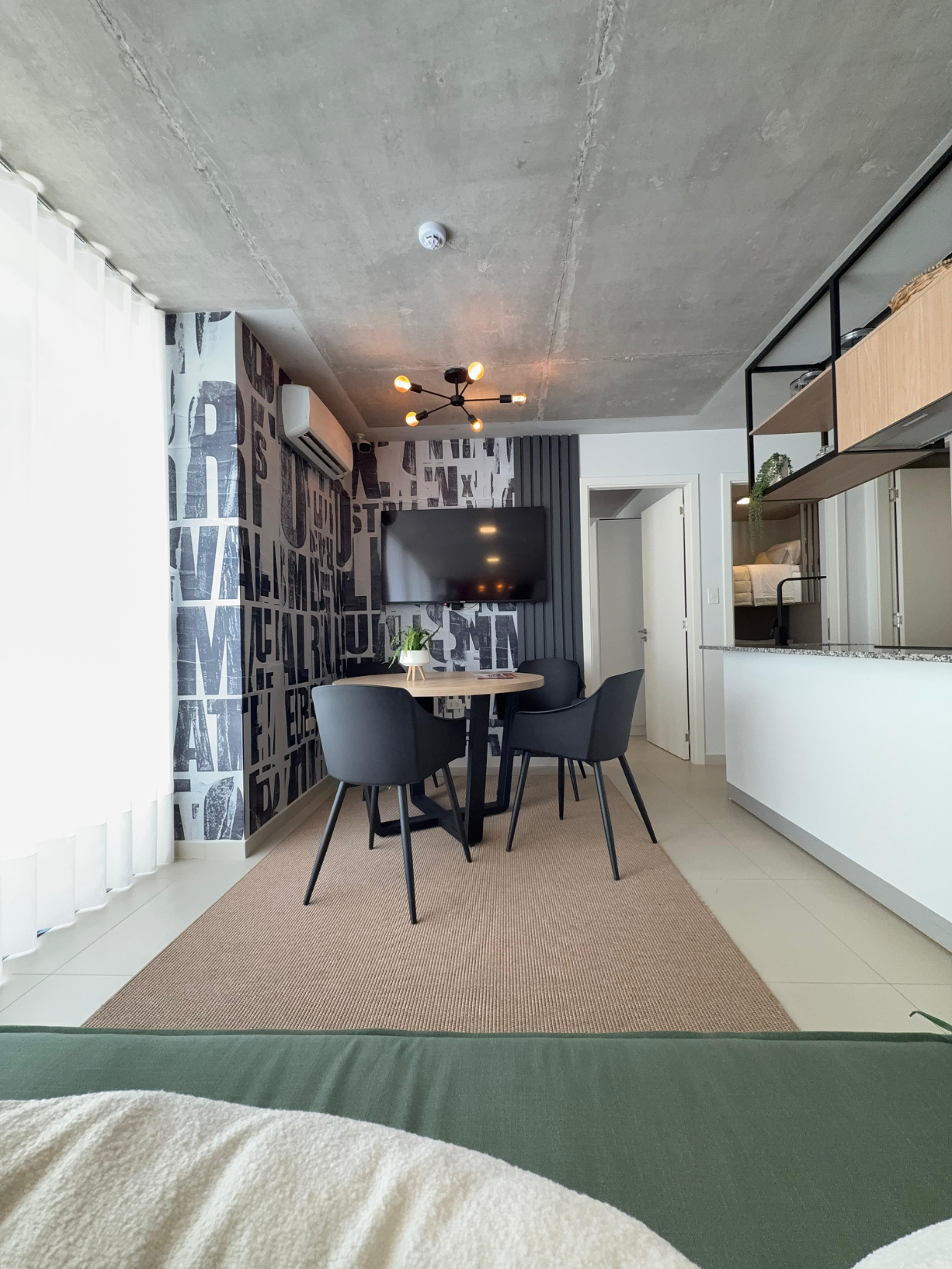 ZONA PLAZA MADERO, LUQUE, EN VENTA DEPARTAMENTO DE 2 DORMITORIOS — foto 2