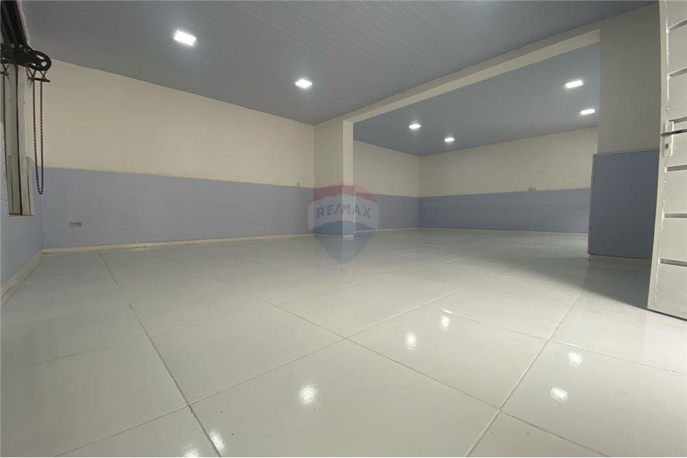 Se Alquila Local Comercial.Avda EUSEBIO AYALA!! — foto 2
