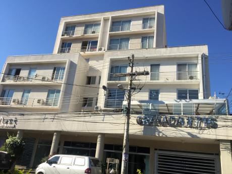 Dpto. En Venta De 3 Dormitorios, Cond.granada