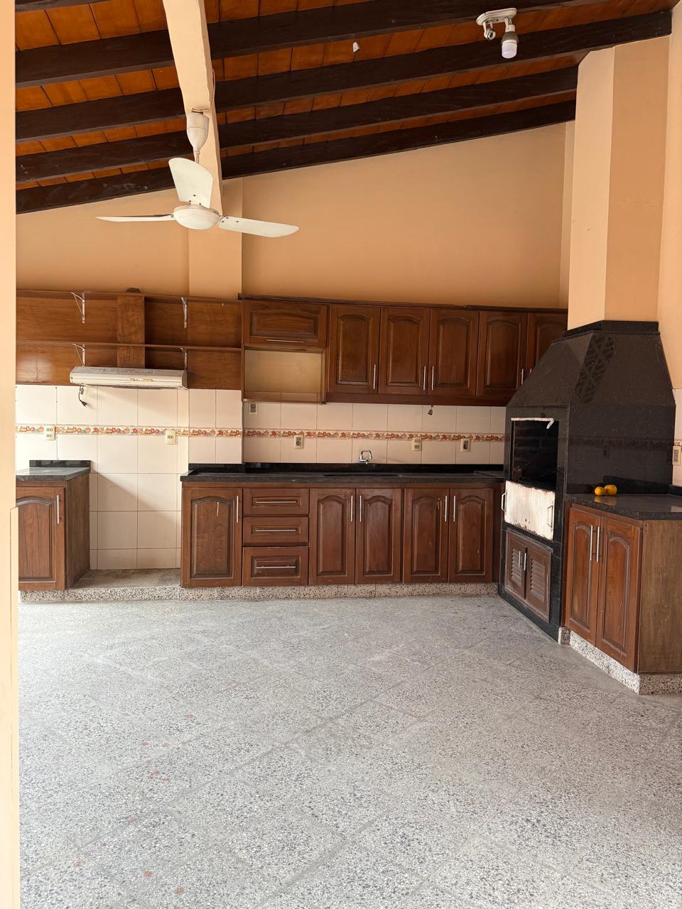 Alquilamos en San Lorenzo esta casa ubicada en el Barrio San Isidro — foto 3
