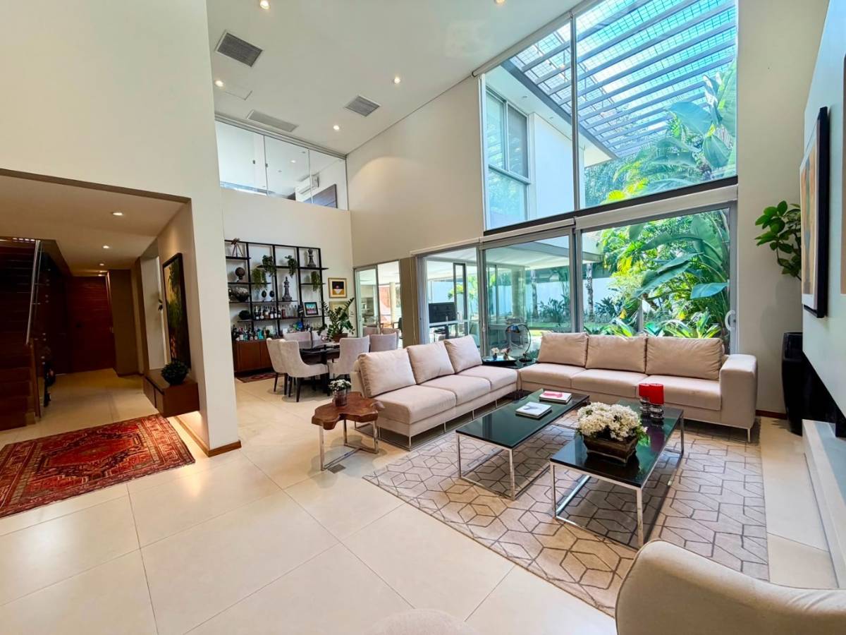 VENDO  | Moderna residencia de 4 suites en Barrio Mburicao de Asunción — foto 3
