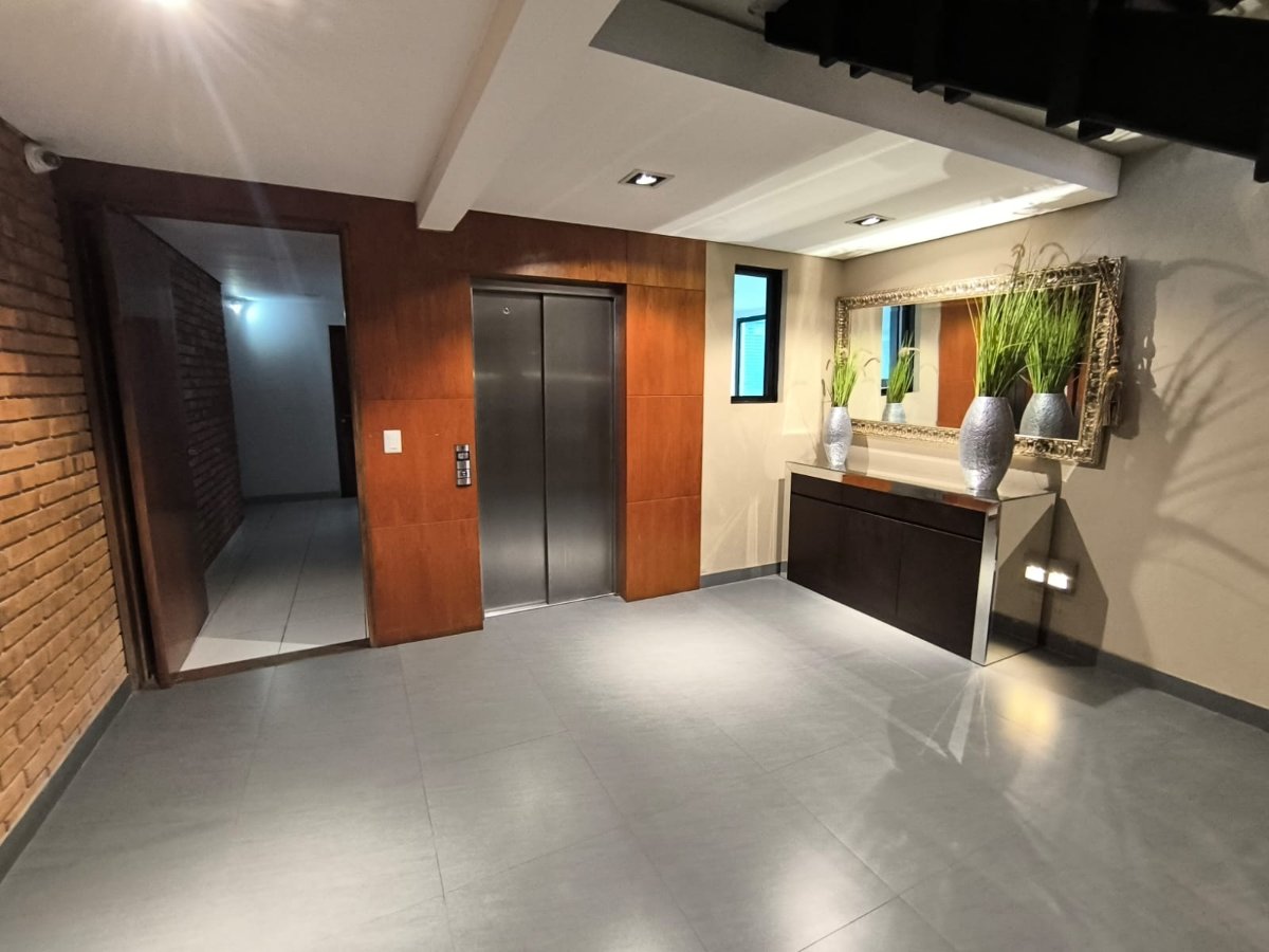 ALQUILO RESIDENCIA EXCLUSIVA DE 3 NIVELES EN VILLA MORRA!!!! — foto 2