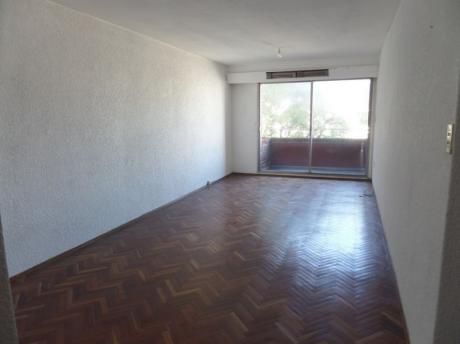 Piso Alto Con Vista Super Despejada.