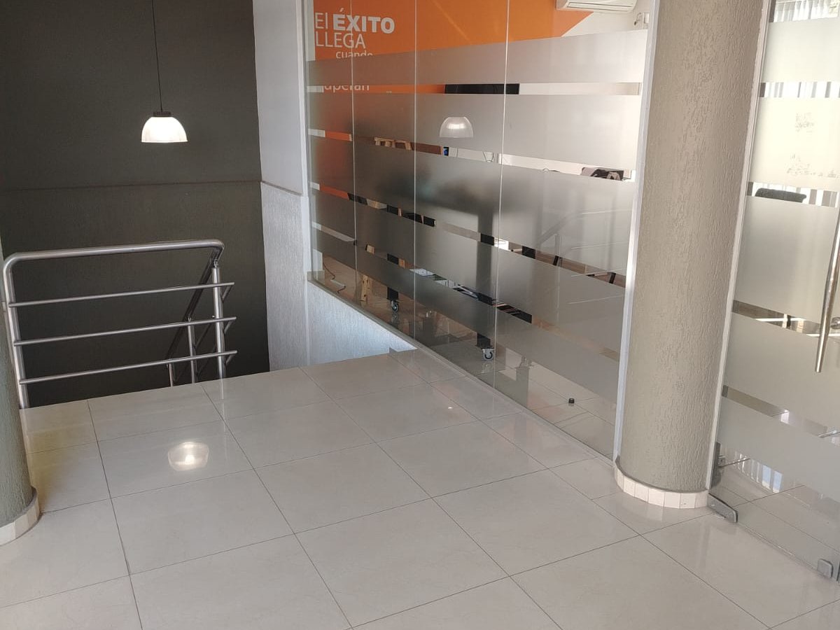 ALQUILO OFICINA EN BARRIO HERRERA — foto 2