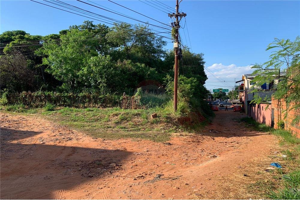 VENDO AMPLIO TERRENO EN SAN LORENZO SOBRE RUTA 1 EN ESQUINA — foto 3
