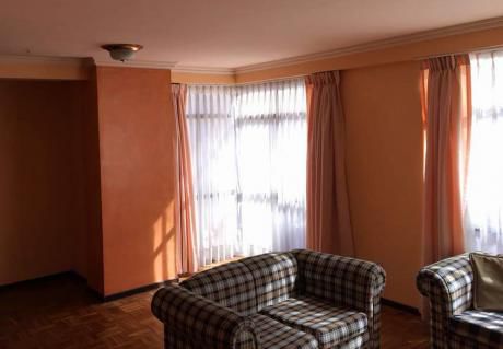 Muy Bien Ubicado, Departamento Semi Amoblado En Alquiler En Sopocachi