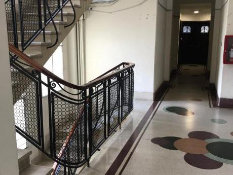 Muy Buen Departamento En Historico Edificio Sobre Avda 18 De Julio