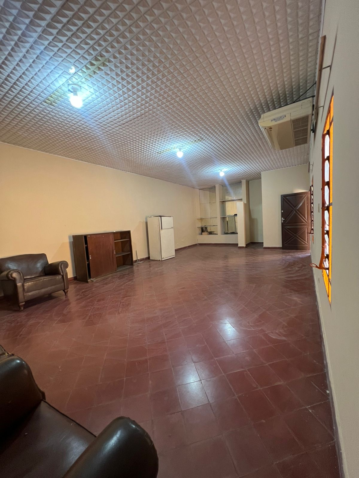 EN ALQUILER - AMPLIA CASA PARA OFICINA - BARRIO LA ENCARNACION — foto 3