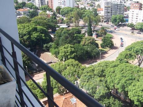 Parque Rodo Apartamento 1º Piso Con Patio 1dorm 2baños Completos Hogar Y Balcón