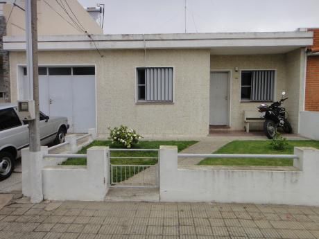 Linda Casa A 1 Cuadra De La Rambla + Apto 1 Dor