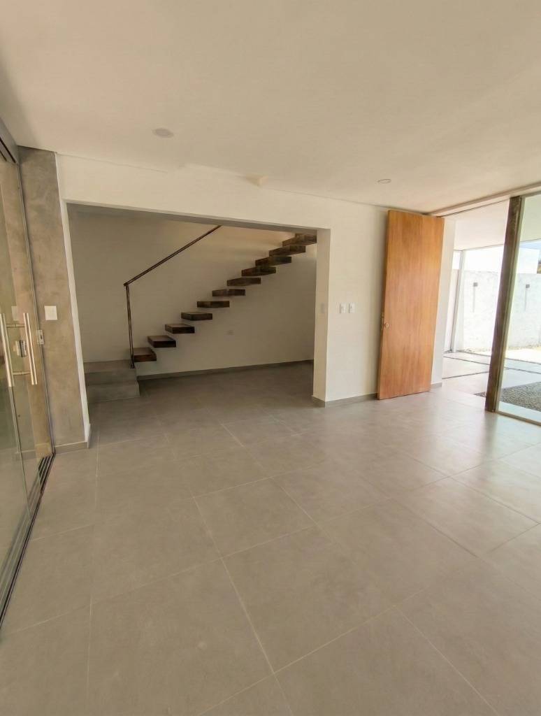 Vendo duplex a estrenar de 3 dormitorios en Fernando de la Mora zona norte — foto 3