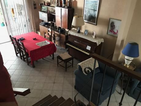 Oficina Sosa - Casa En Padrón único, 4 Dorm. Con Gge. Y Fondo