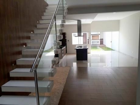 Hermosa Casa En Venta