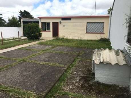 Casa Central - Linda Casa Con Terreno