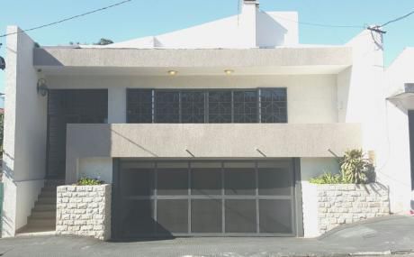 Oferta! Vendo Espectacular Casa En Barrio Jara 440 M2