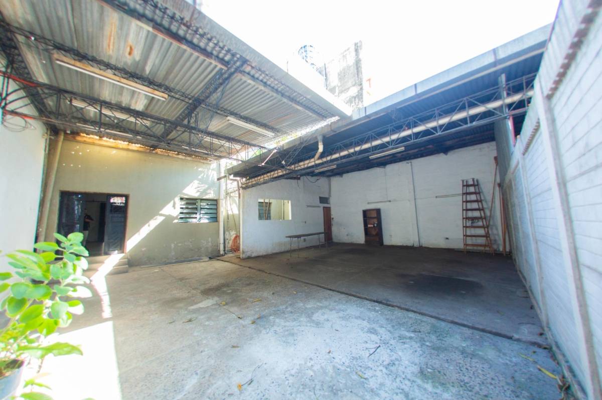 VENDO RESIDENCIA EN FERNANDO DE LA MORA ZONA SUR — foto 2