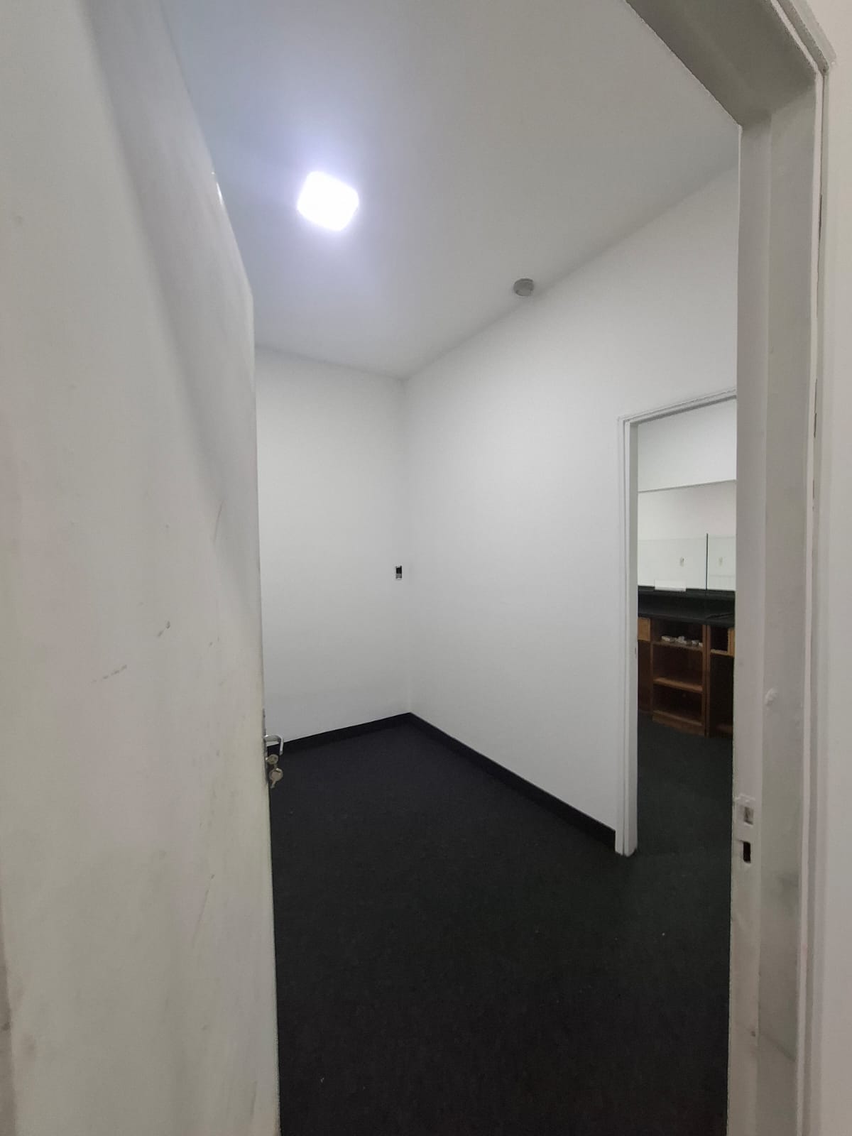 ALQUILO SALÓN COMERCIAL DE 2 PISOS EN EL CENTRO DE SAN LORENZO — foto 3