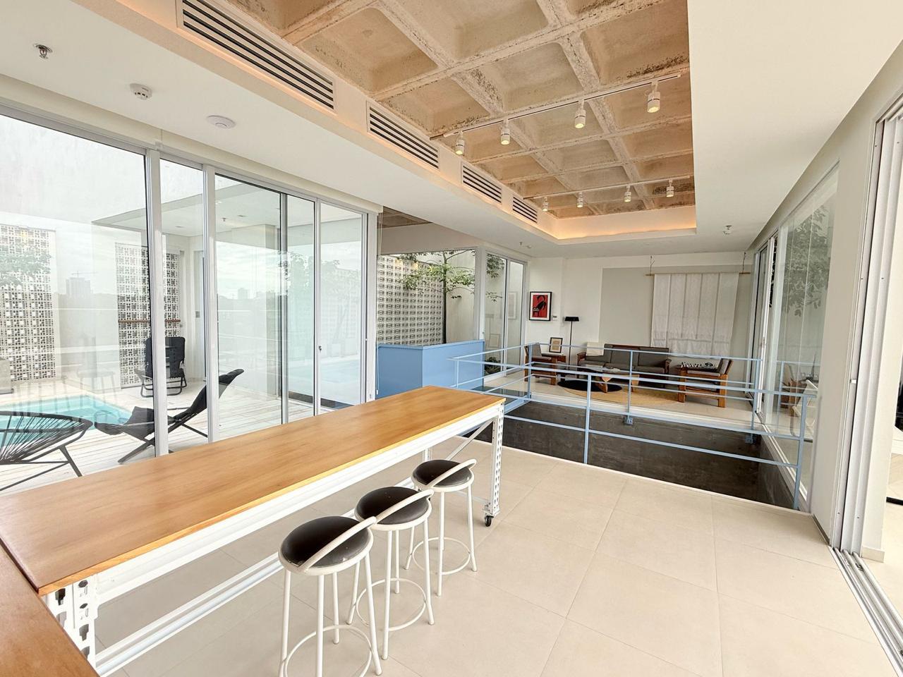 Vendo Imponente Penthouse De Diseño En Pleno Villa Morra — foto 2