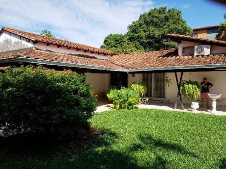Casa En Venta En Asunción - Villamorra.